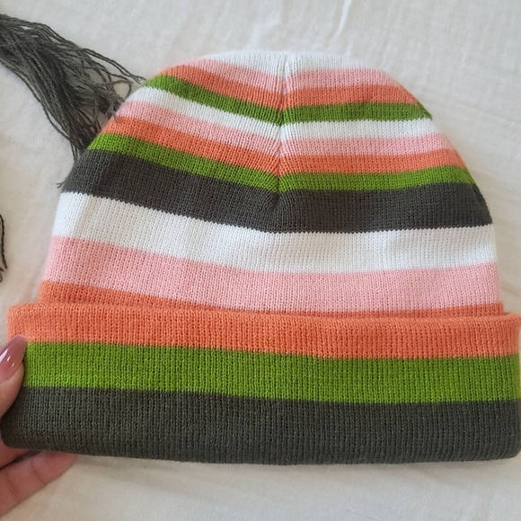 NEW Striped winter scarf and matching beanie - Picture 3 of 10